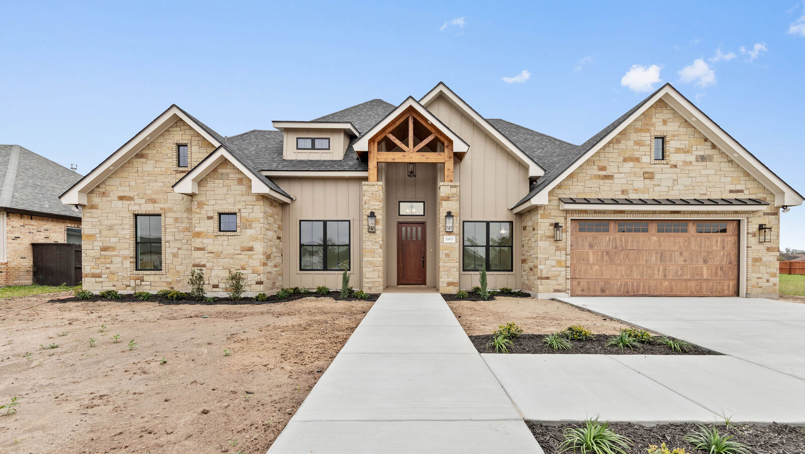 Shiloh Trail custom home exterior